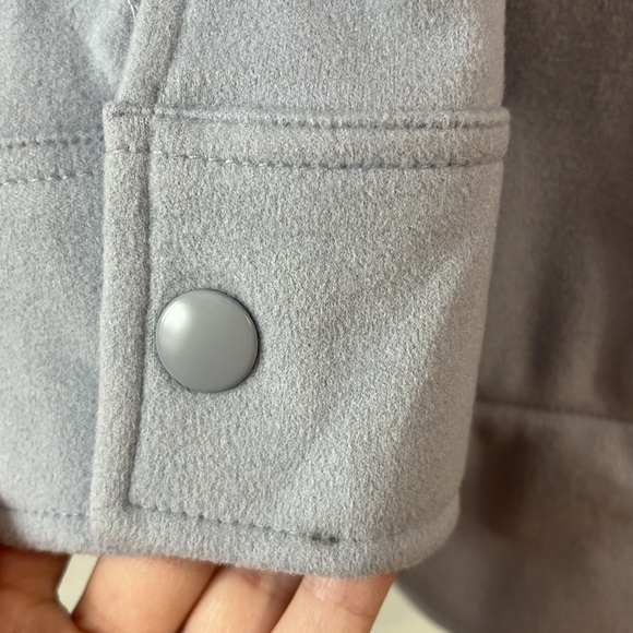 Mondetta Periwinkle Fleece Snap Button Down Shacket - Size XL - Picture 3 of 10